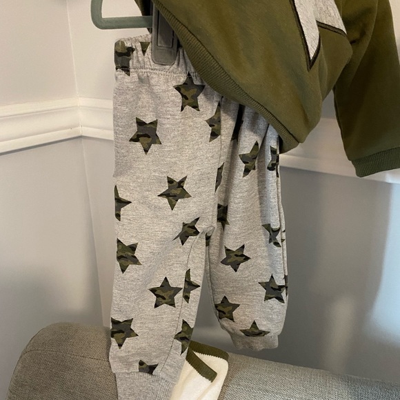 NEVER WORN BABY SWEATSUITS - Picture 8 of 10